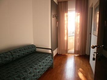 Hotel & Roma 3*