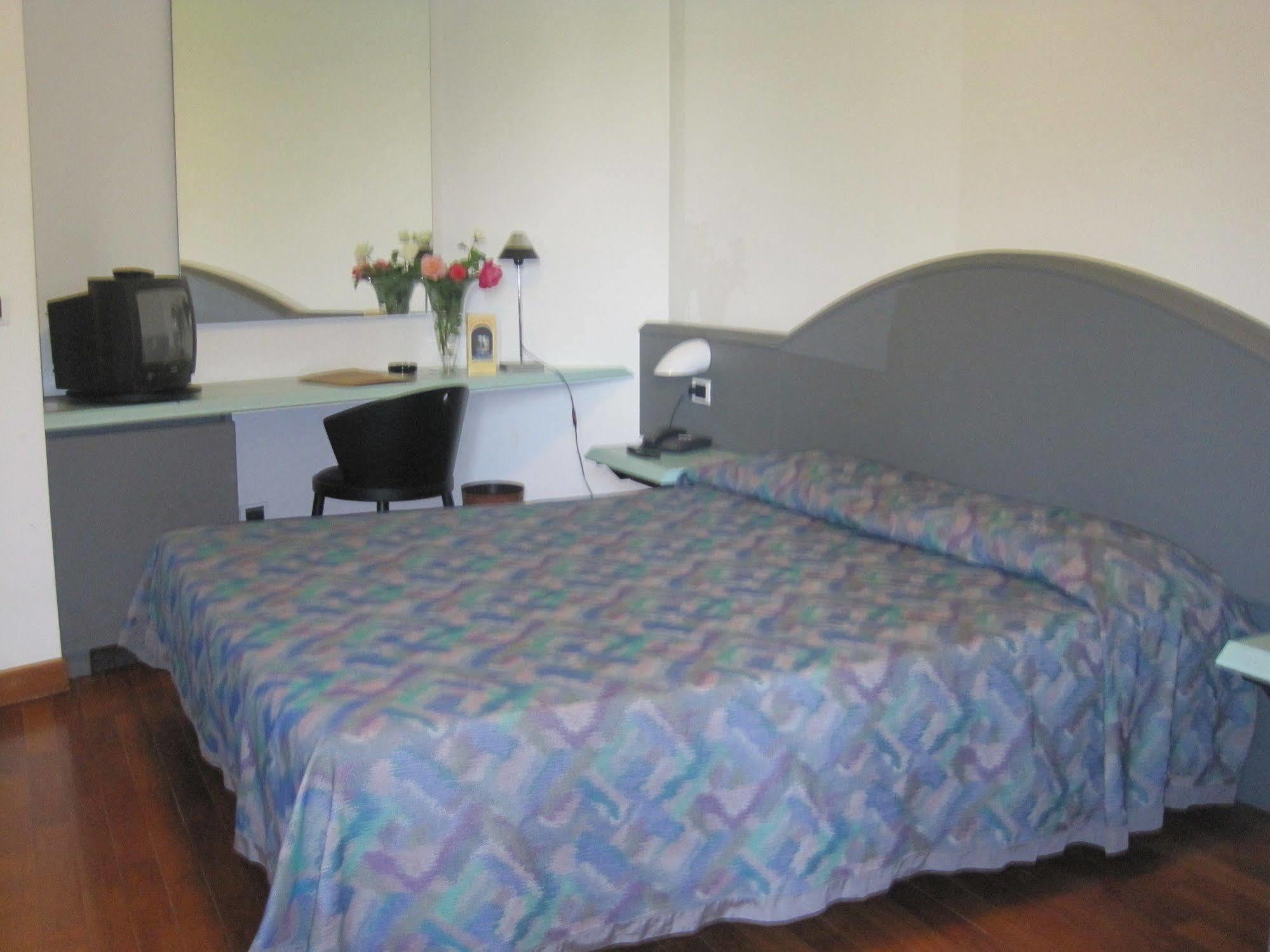 & Roma Hotel