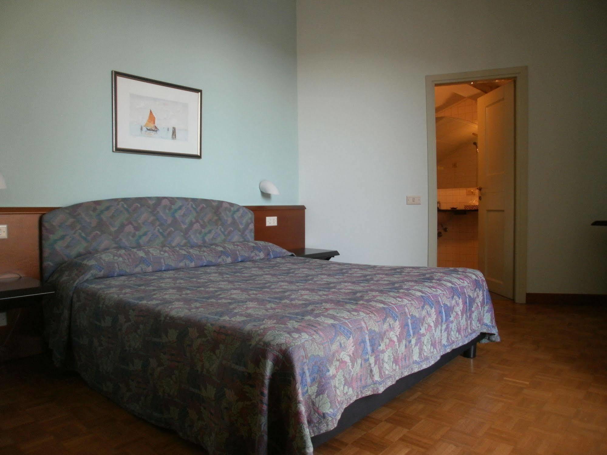 & Roma 3* Pallazzolo sullʼOglio