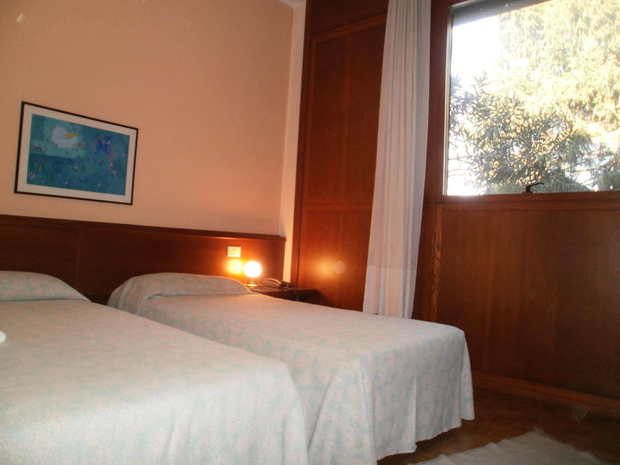 & Roma 3* Pallazzolo sullʼOglio