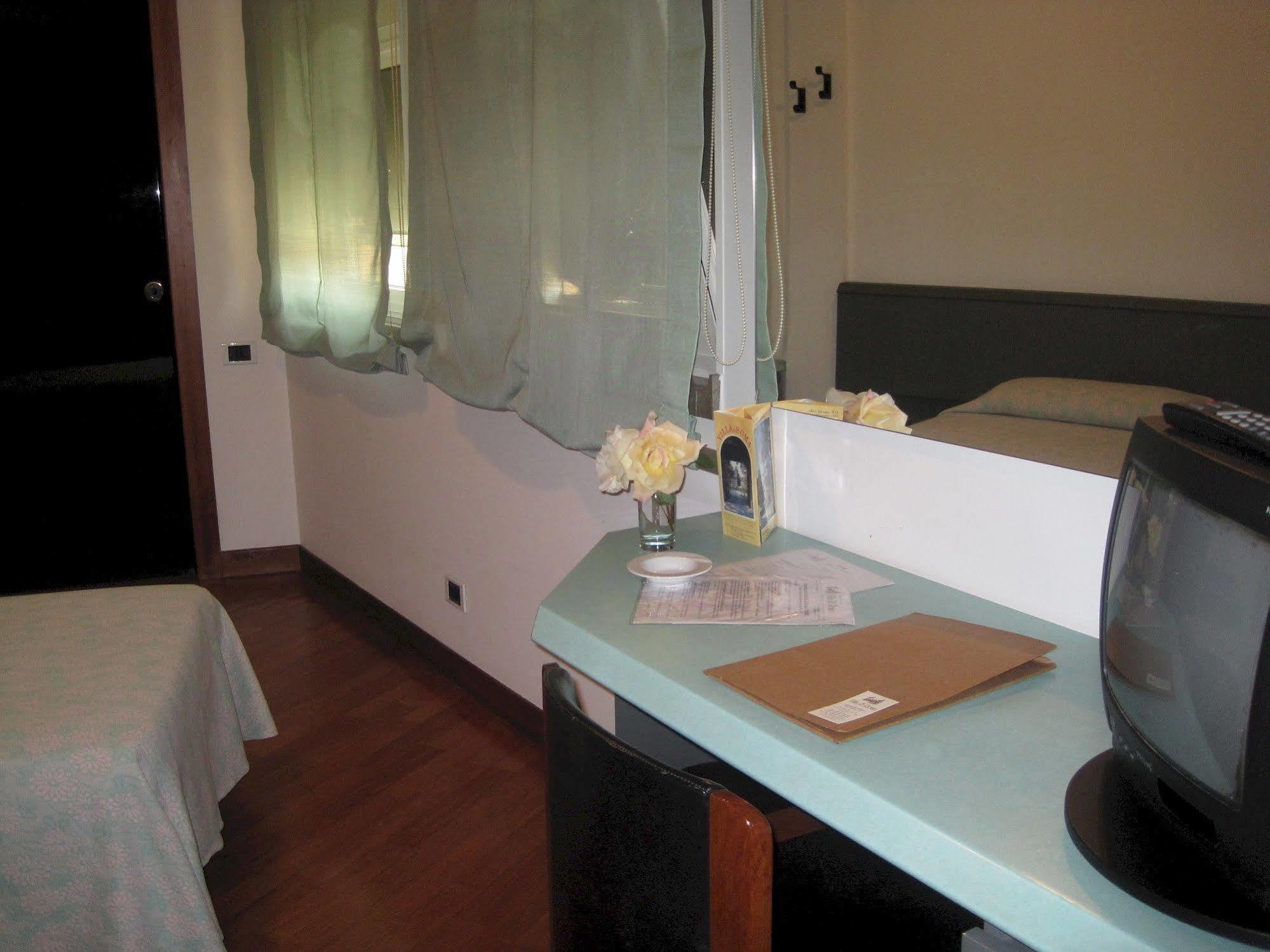 Hotel & Roma