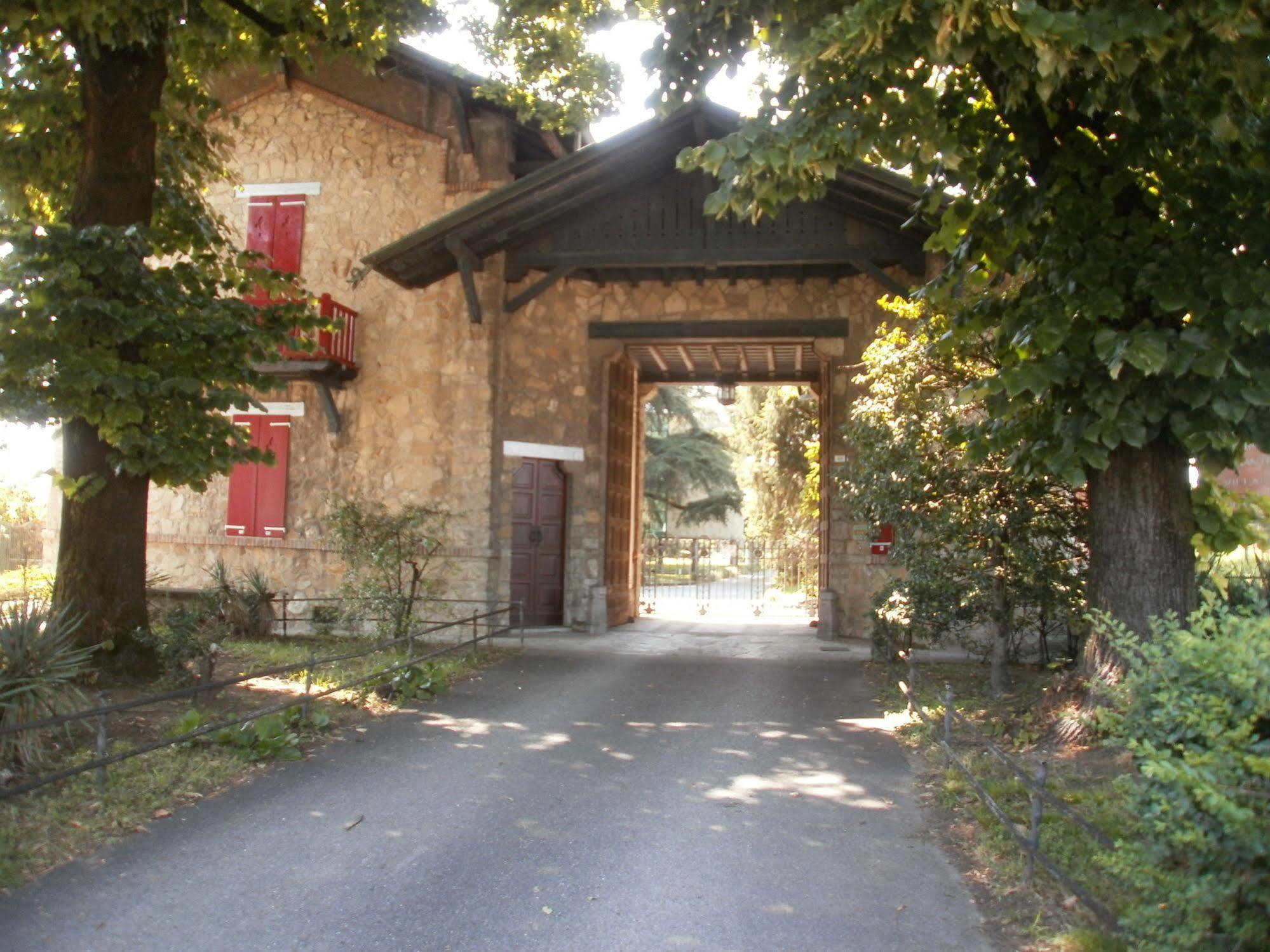 Hotel & Roma 3*