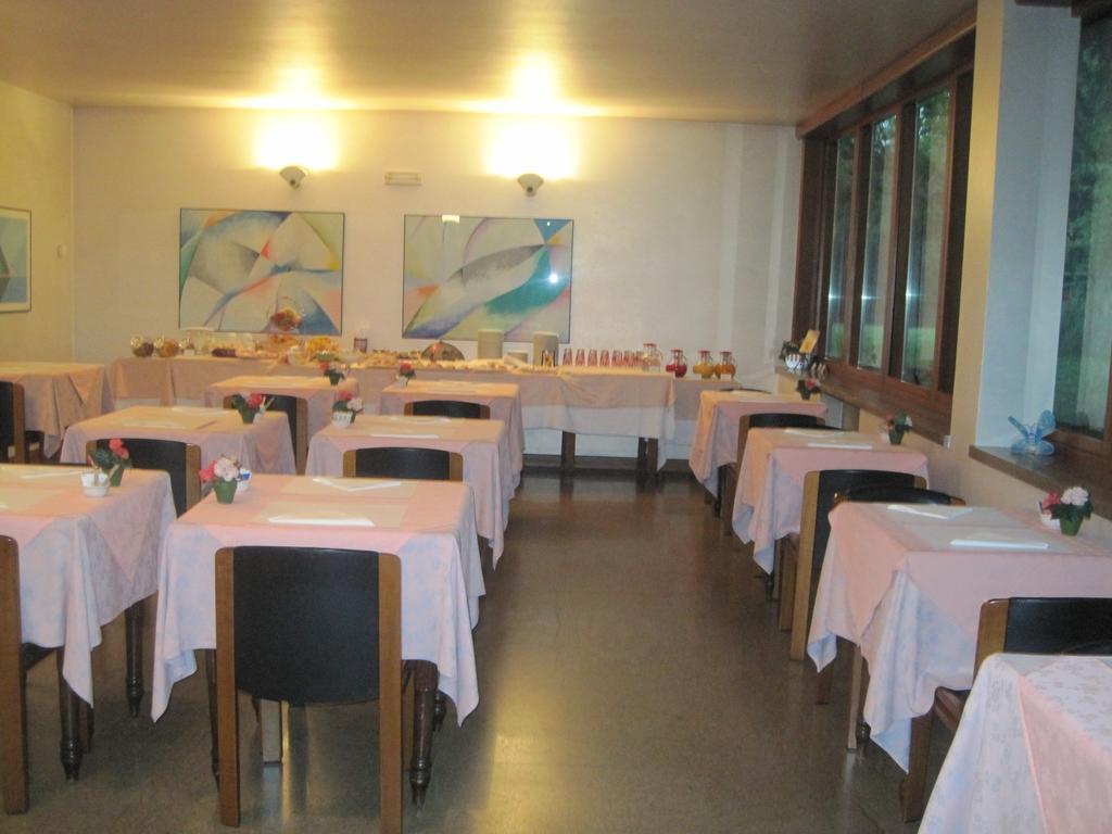 Hotel & Roma 3*